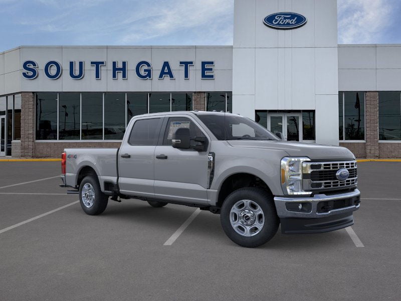 2026 Ford Super Duty F-350® XLT