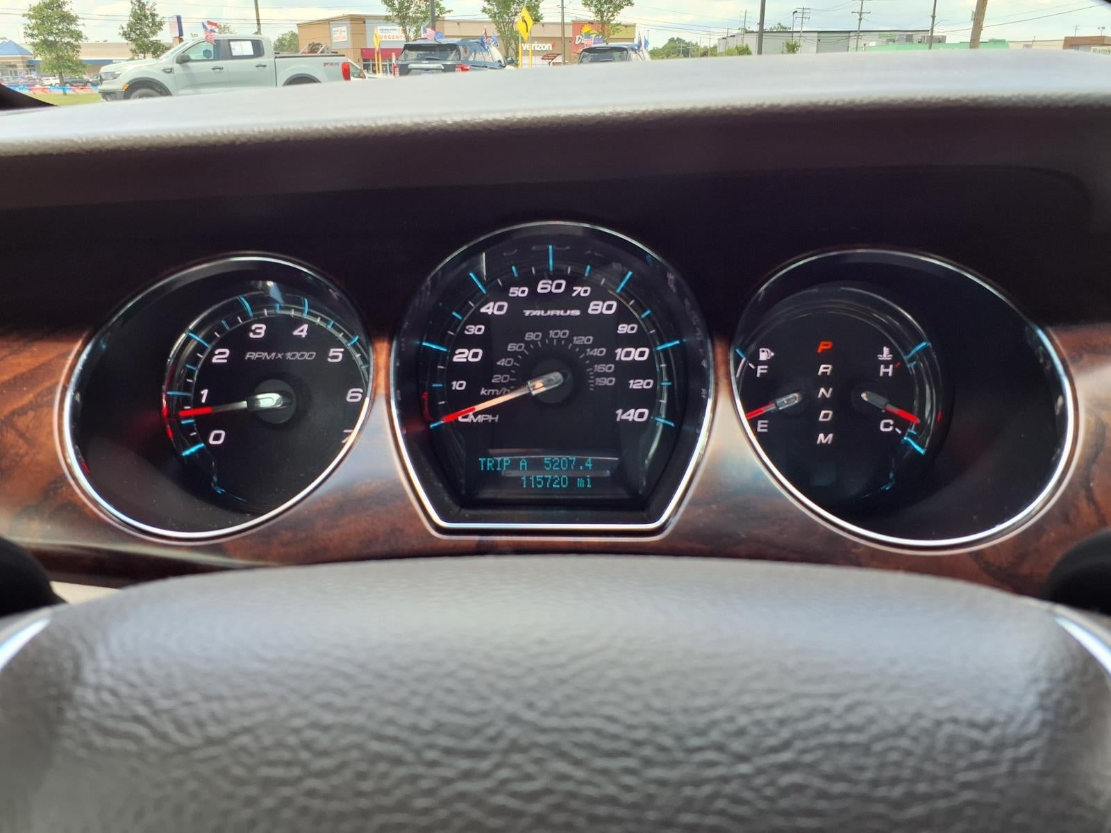 2010 Ford Taurus SEL