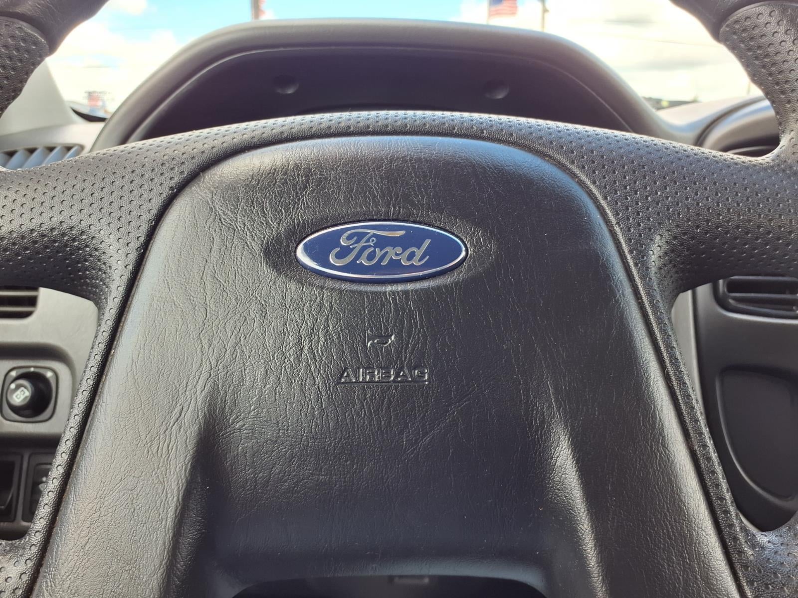 2005 Ford Escape XLS