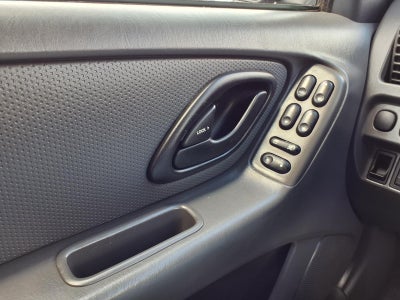 2005 Ford Escape XLS