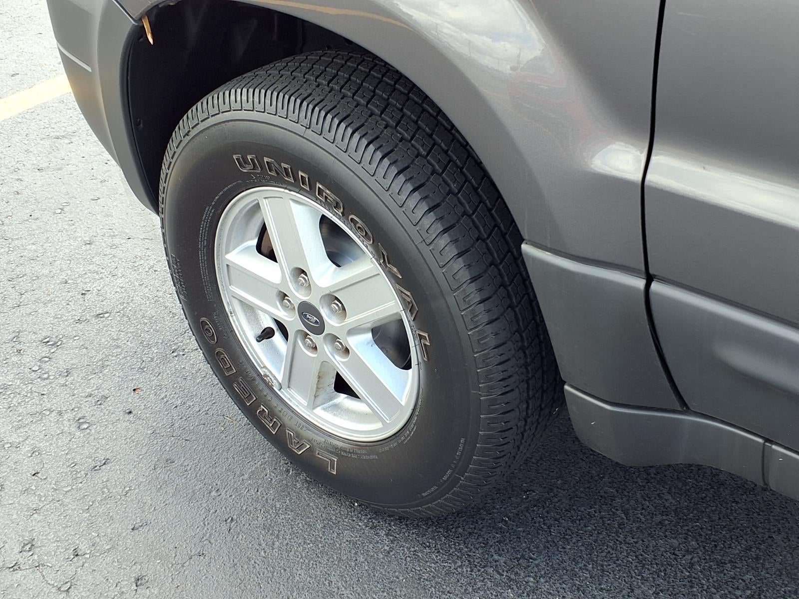 2005 Ford Escape XLS