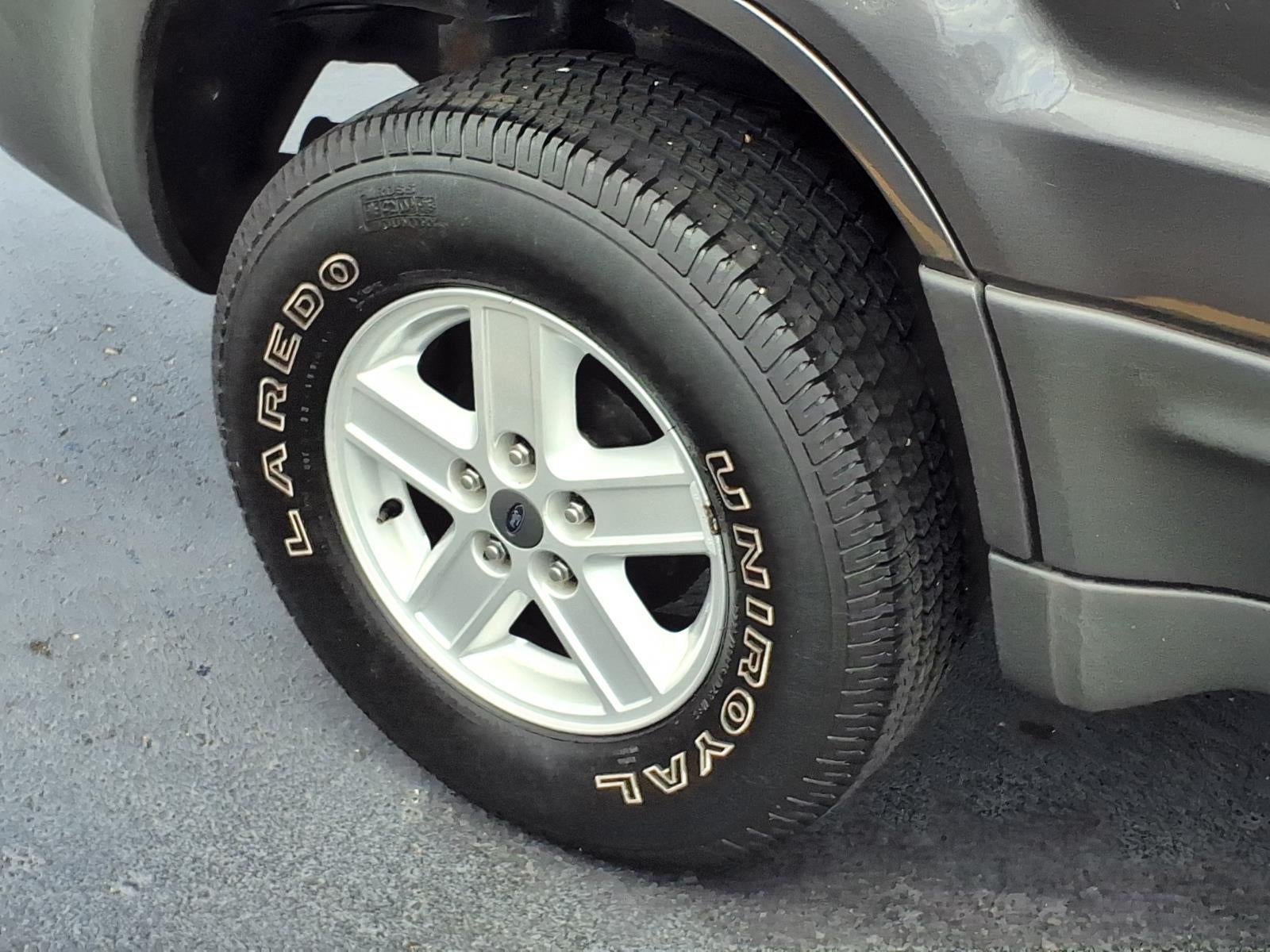 2005 Ford Escape XLS