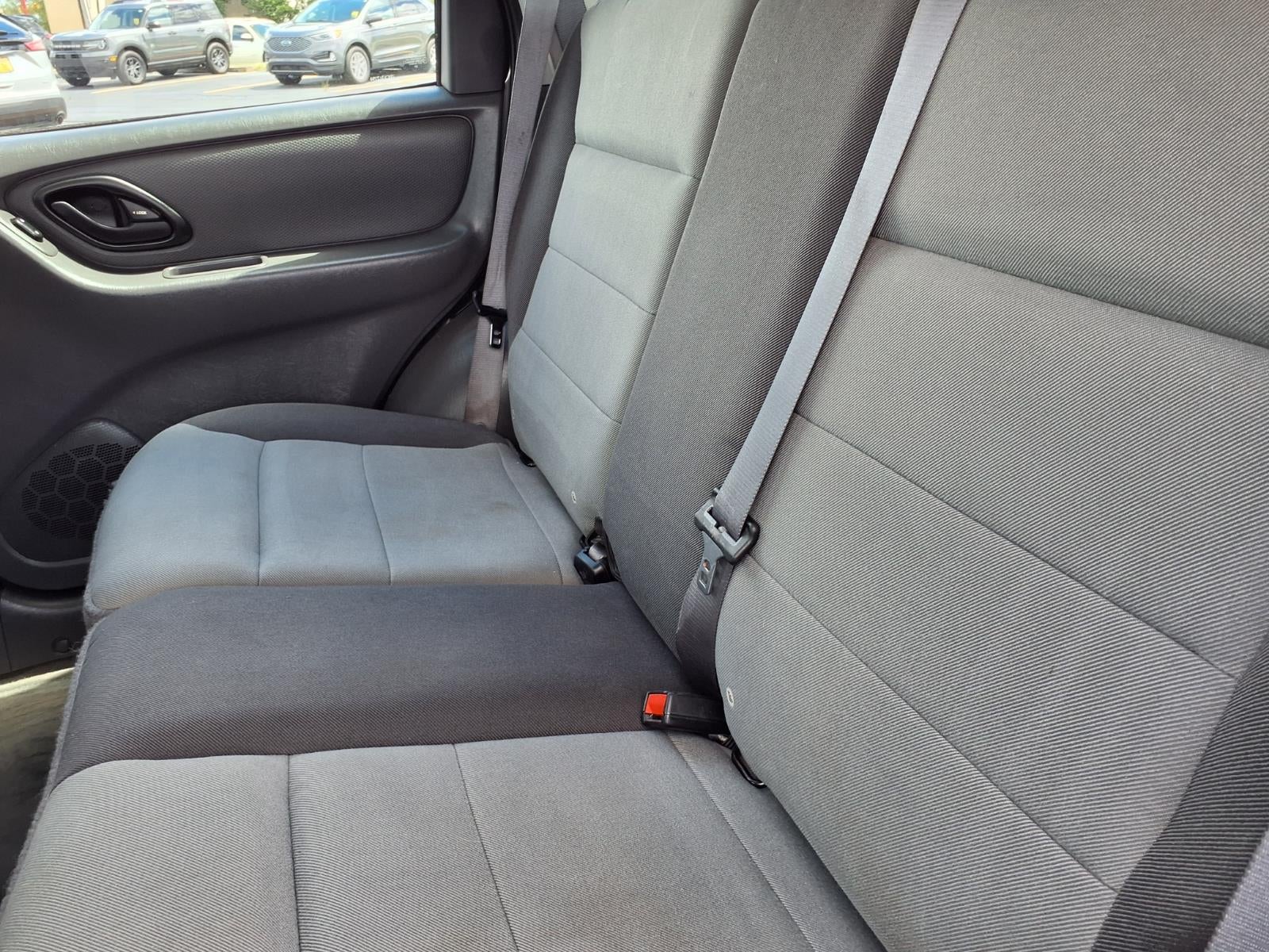 2005 Ford Escape XLS