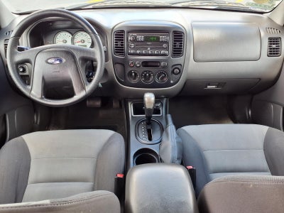 2005 Ford Escape XLS