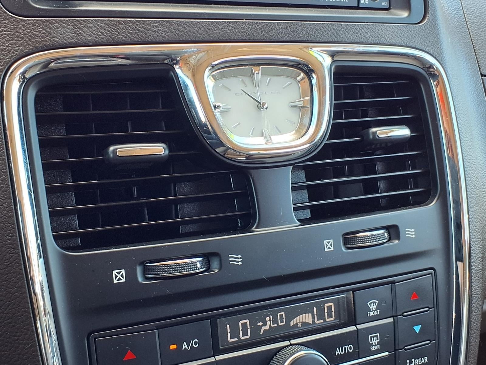 2016 Chrysler Town & Country Touring