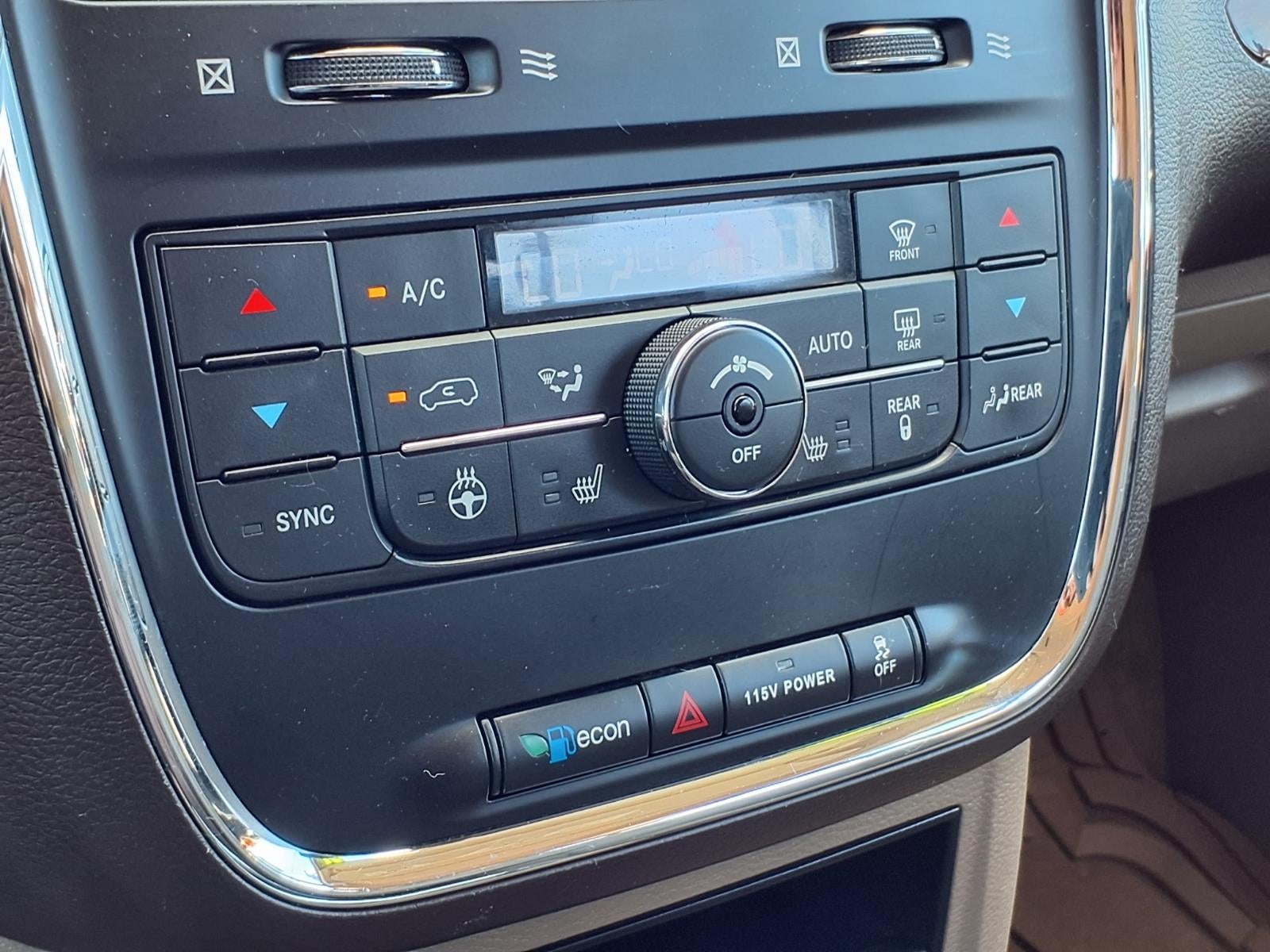 2016 Chrysler Town & Country Touring