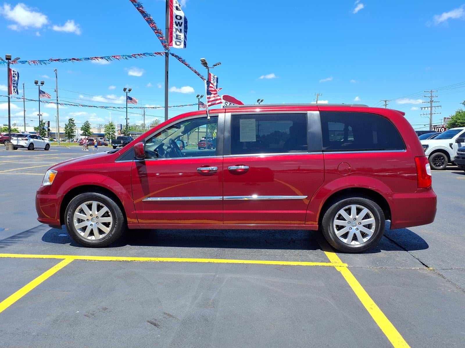 2016 Chrysler Town & Country Touring