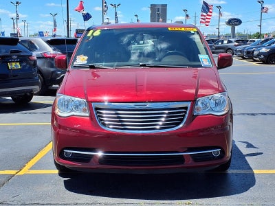 2016 Chrysler Town & Country Touring