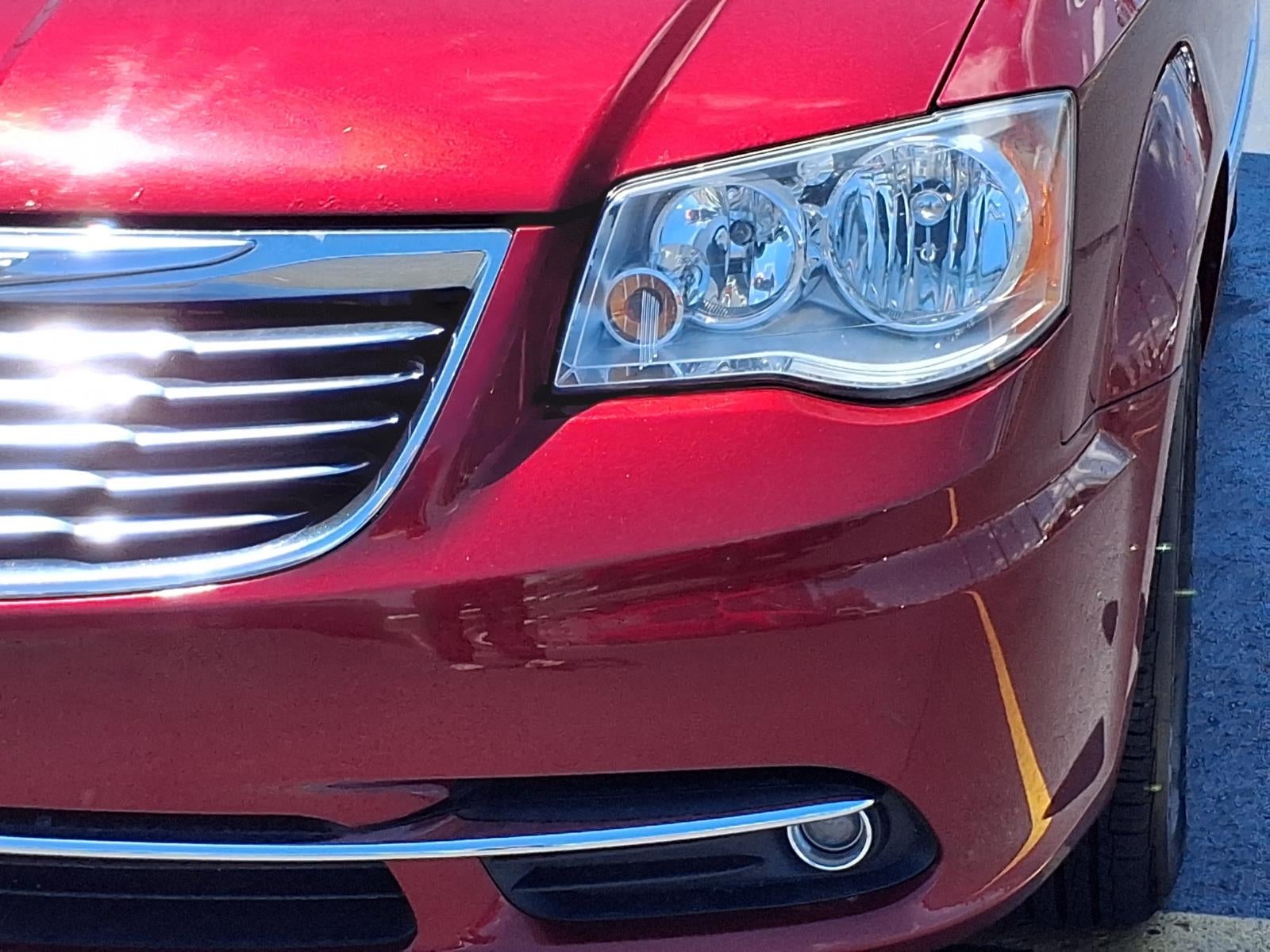 2016 Chrysler Town & Country Touring