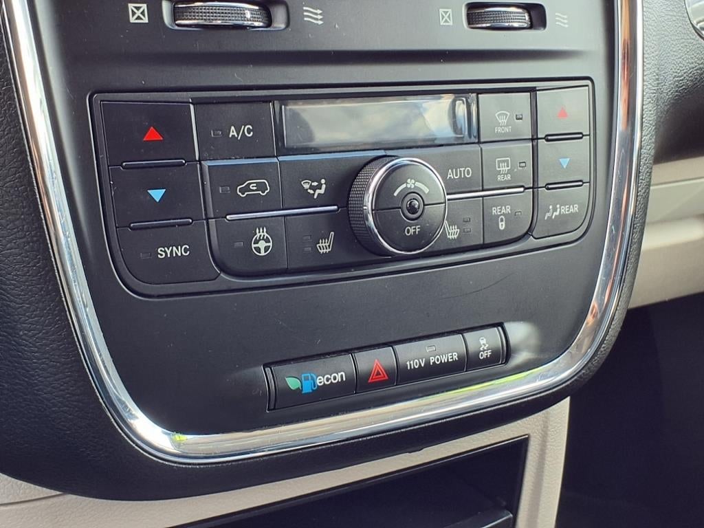 2012 Chrysler Town & Country Touring-L