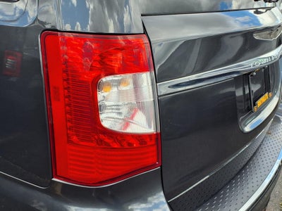 2012 Chrysler Town & Country Touring-L