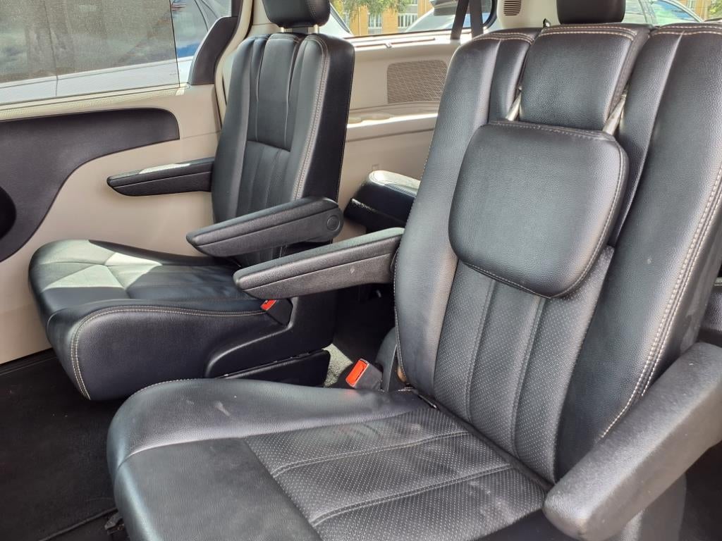 2012 Chrysler Town & Country Touring-L